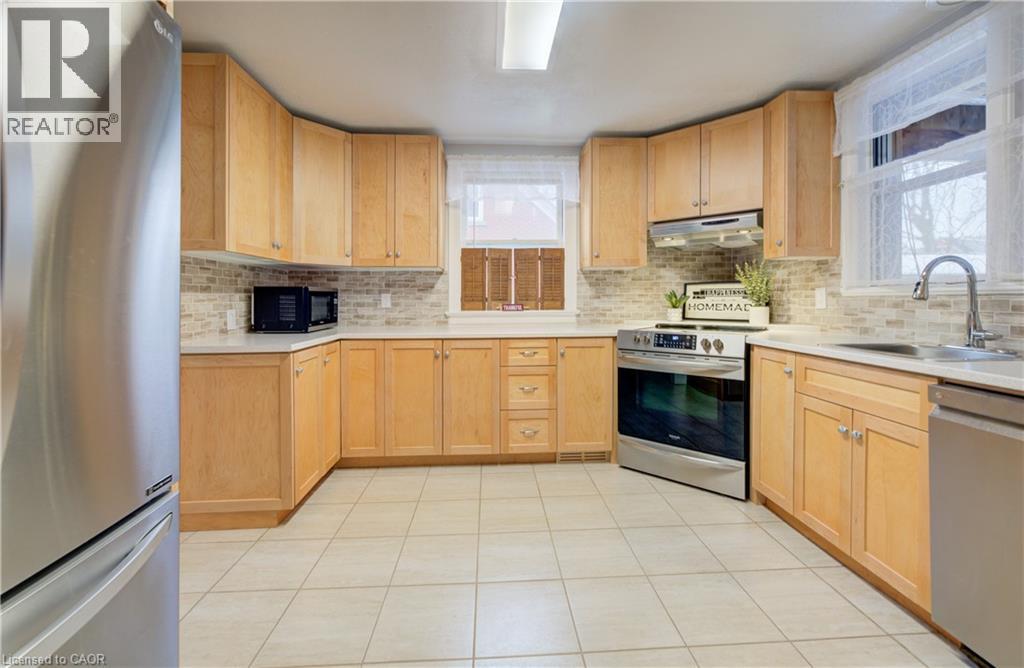 76 Brentwood Avenue, Kitchener, Ontario  N2H 2C8 - Photo 7 - 40853333