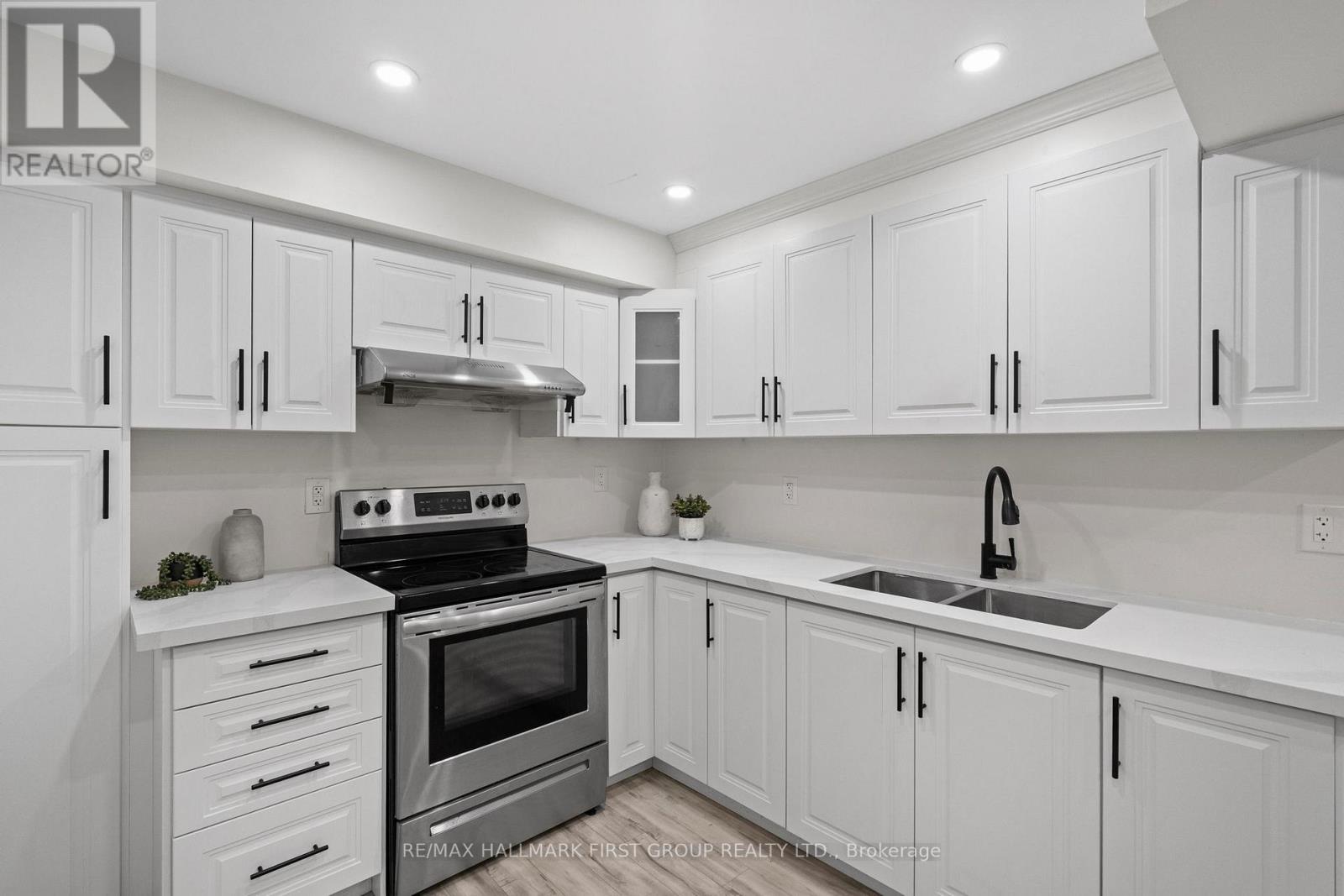 3040 Ferguson Drive, Burlington, Ontario L7M 0G5 - Photo 39 - W13637844