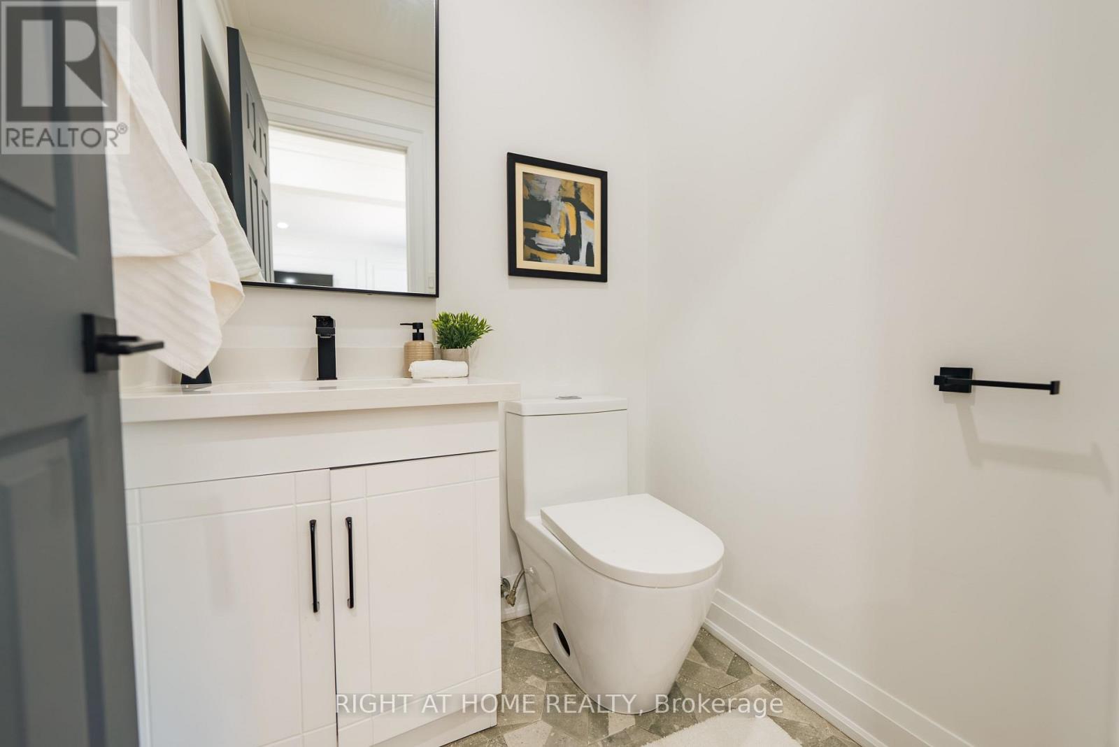 2266 Taylorwoods Boulevard, Innisfil, Ontario L9S 2E6 - Photo 8 - N13637842