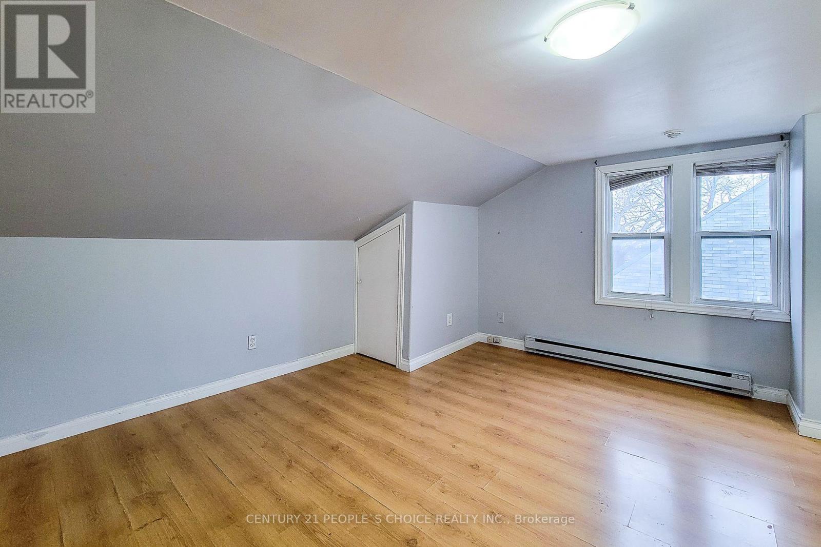 4999 Mcrae Street, Niagara Falls, Ontario  L2E 1P2 - Photo 8 - X13637840