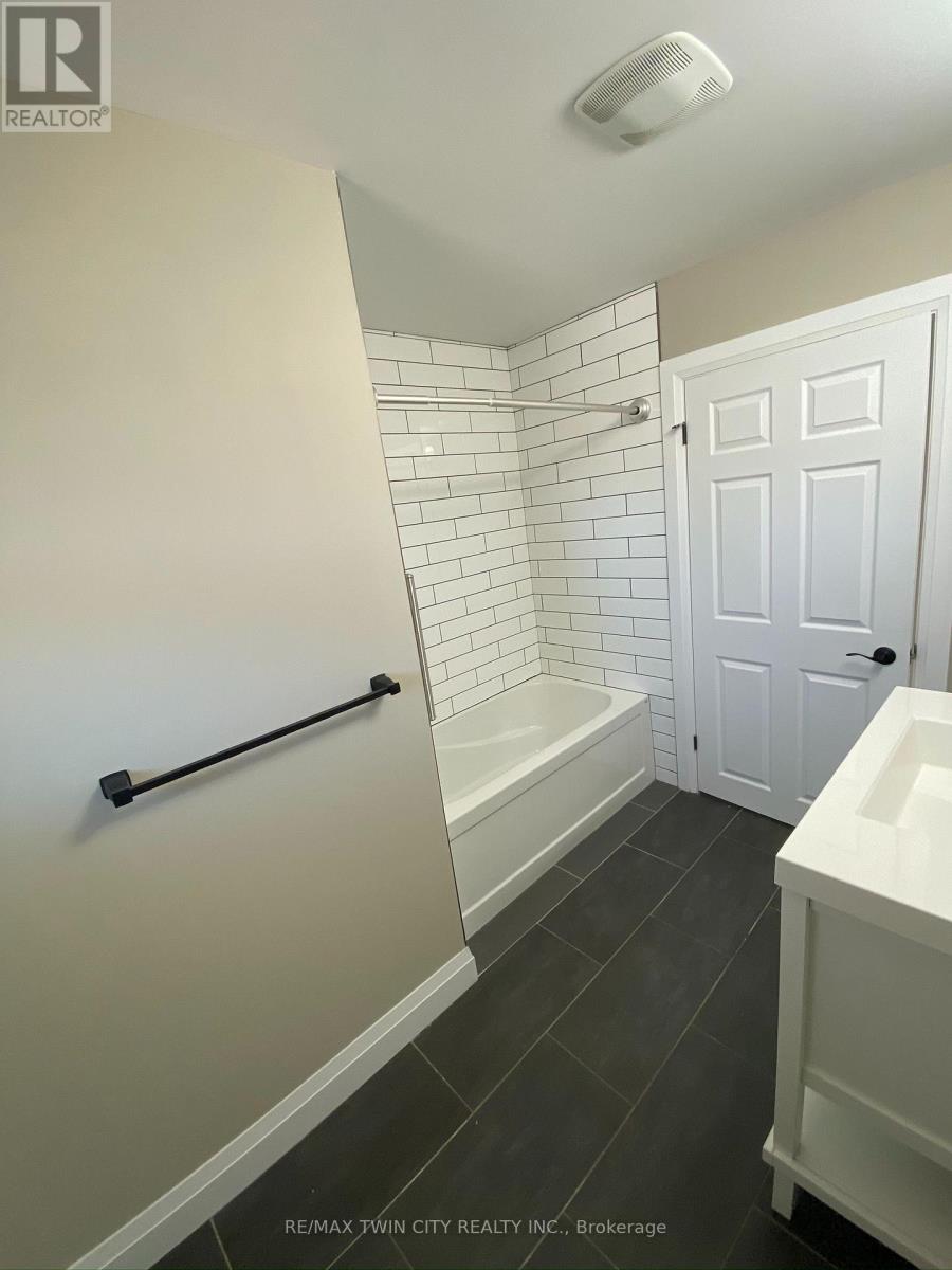 Main Floor - 25 Hickery Place, Brantford, Ontario  N3S 3C7 - Photo 19 - X13637866