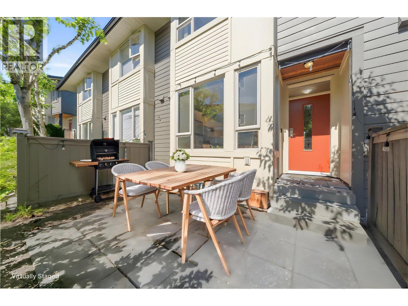 131 9229 University Crescent, Burnaby, British Columbia  V5A 4Z2 - Photo 4 - R3138015