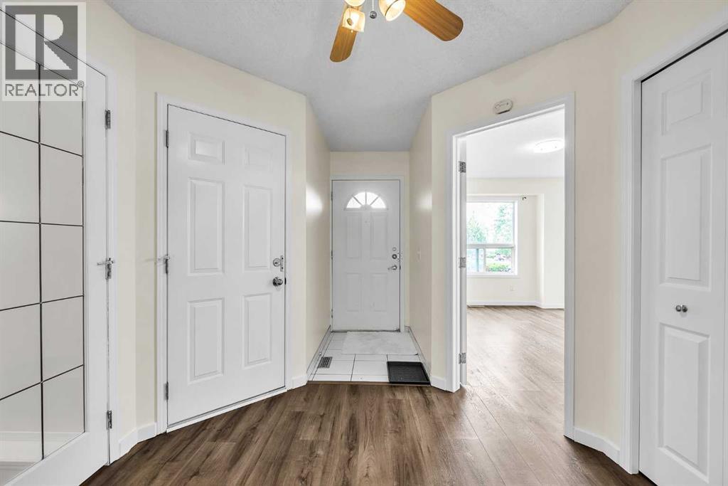 68 Catalina Circle NE, Calgary, Alberta  T1Y 7B7 - Photo 6 - A2332478