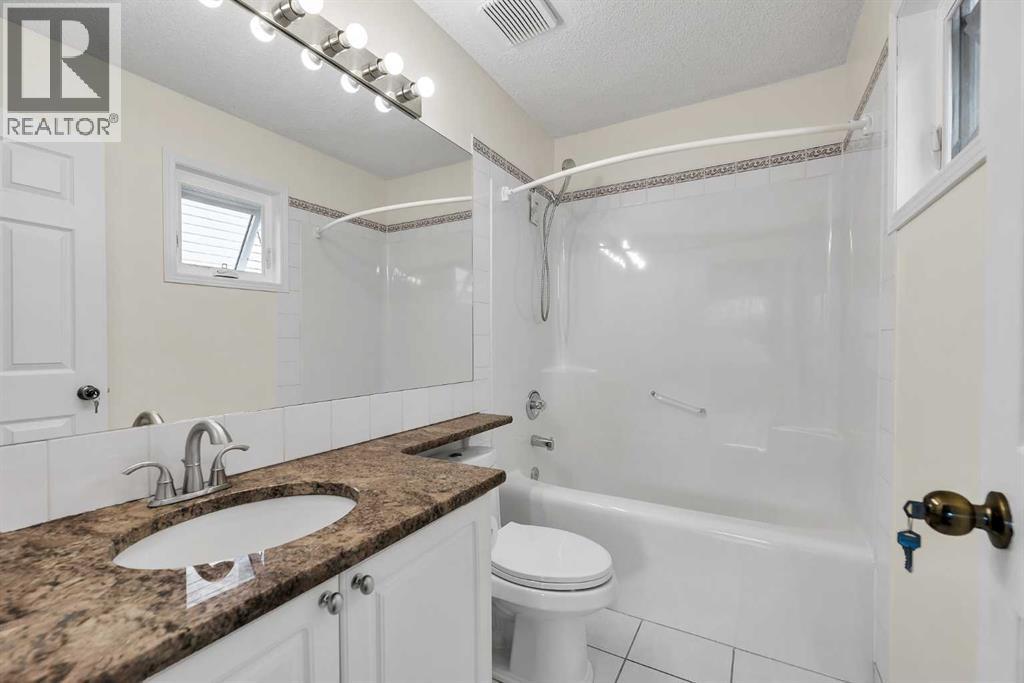68 Catalina Circle NE, Calgary, Alberta  T1Y 7B7 - Photo 11 - A2332478