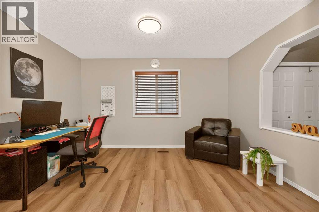 137 Douglas Glen Manor SE, Calgary, Alberta  T2Z 3Y5 - Photo 14 - A2332193