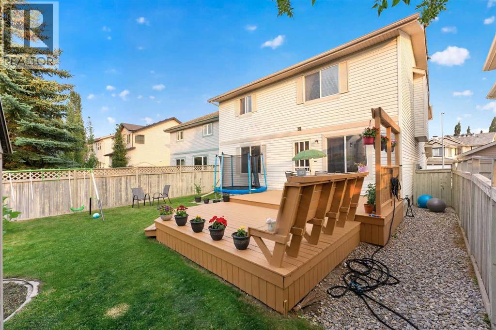 137 Douglas Glen Manor SE, Calgary, Alberta  T2Z 3Y5 - Photo 6 - A2332193