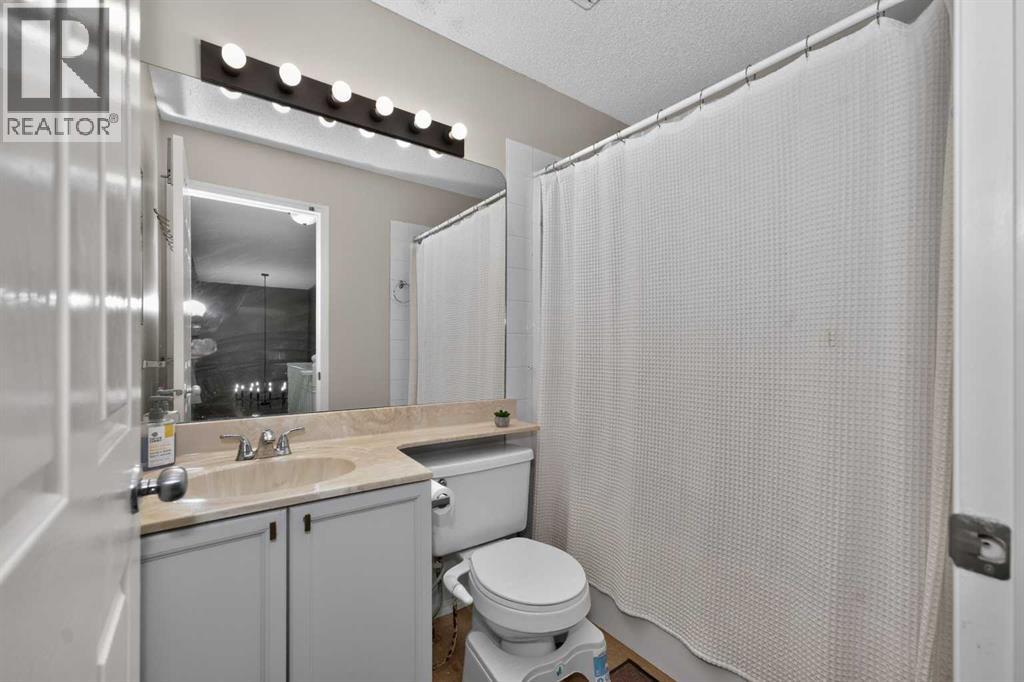 137 Douglas Glen Manor SE, Calgary, Alberta  T2Z 3Y5 - Photo 35 - A2332193