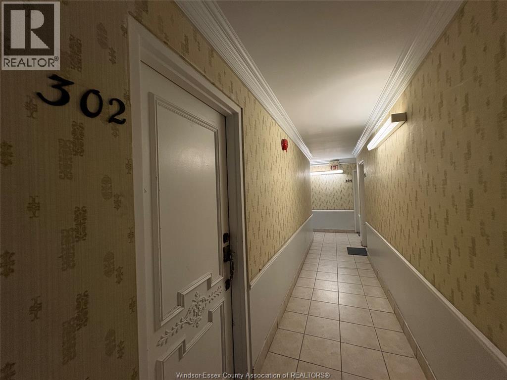 3044 Sandwich Unit# 302, Windsor, Ontario  N9C 1A4 - Photo 4 - 26017953
