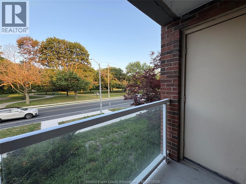 3044 Sandwich Unit# 302, Windsor, Ontario  N9C 1A4 - Photo 15 - 26017953
