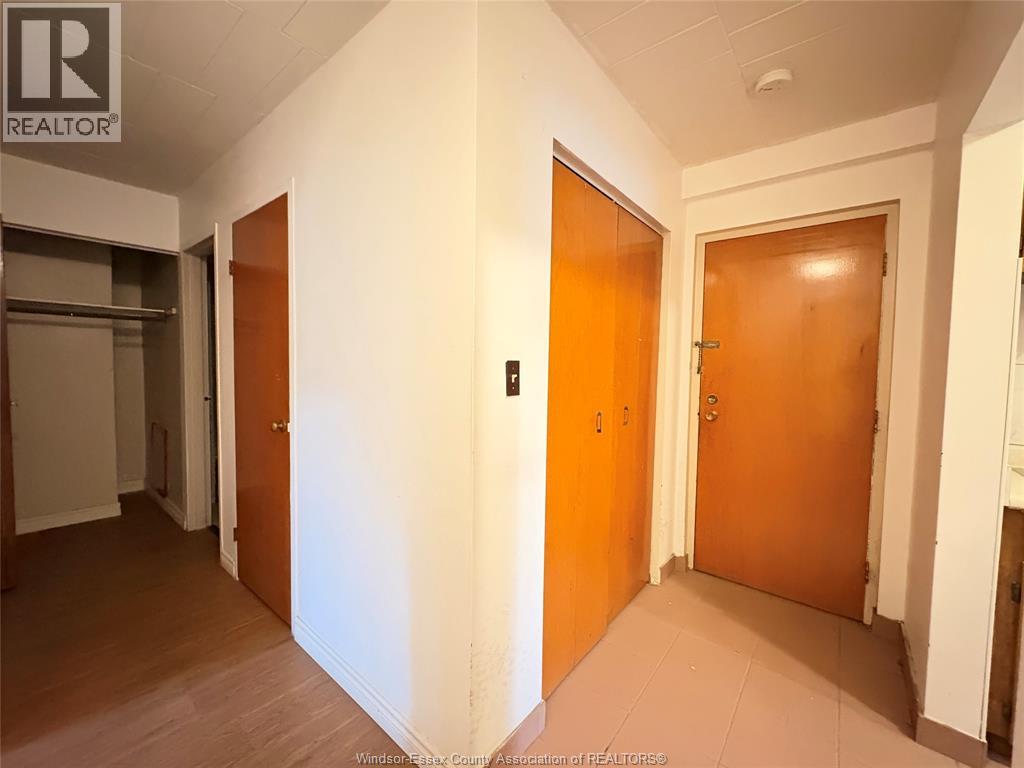 3044 Sandwich Unit# 202, Windsor, Ontario  N9C 1A4 - Photo 5 - 26017954