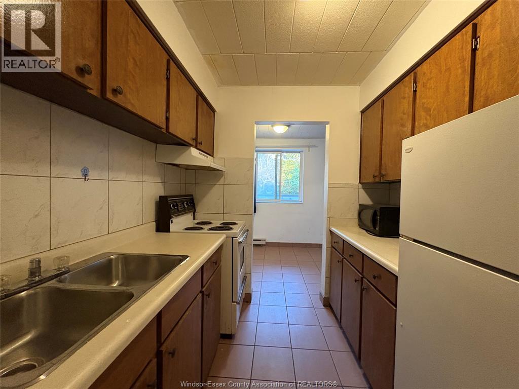 3044 Sandwich Unit# 202, Windsor, Ontario  N9C 1A4 - Photo 6 - 26017954