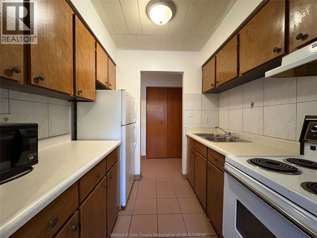 3044 Sandwich Unit# 202, Windsor, Ontario  N9C 1A4 - Photo 7 - 26017954