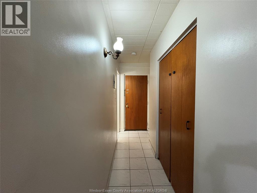 3044 Sandwich Unit# 203, Windsor, Ontario  N9C 1A4 - Photo 4 - 26017952