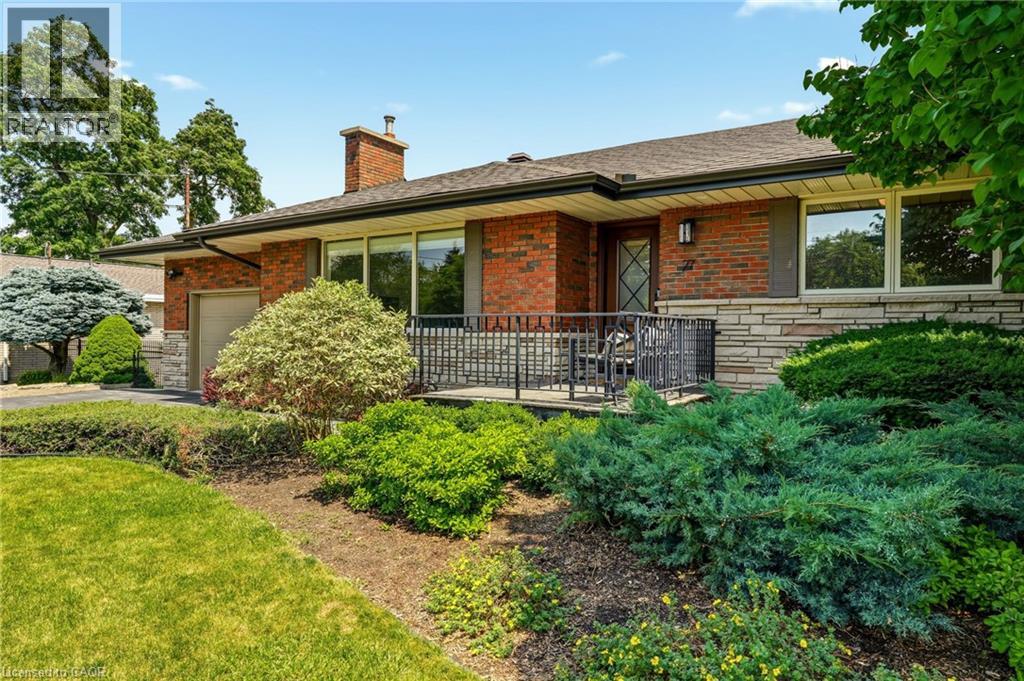 27 Brentwood Drive, Stoney Creek, Ontario  L8G 2W9 - Photo 2 - 40843051