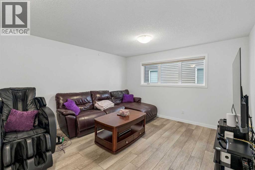 215 Lucas Terrace NW, Calgary, Alberta  T3P 1X3 - Photo 12 - A2326202