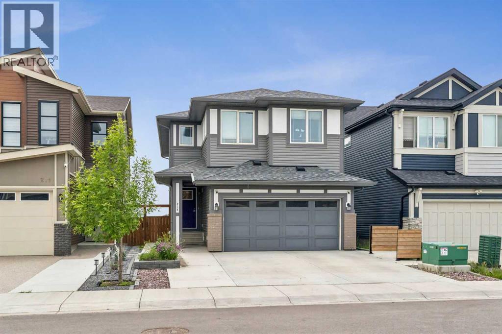 215 Lucas Terrace NW, Calgary, Alberta