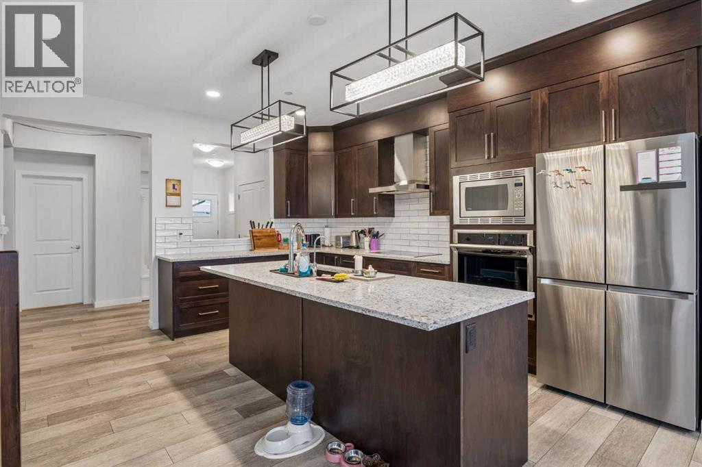 215 Lucas Terrace NW, Calgary, Alberta  T3P 1X3 - Photo 6 - A2326202