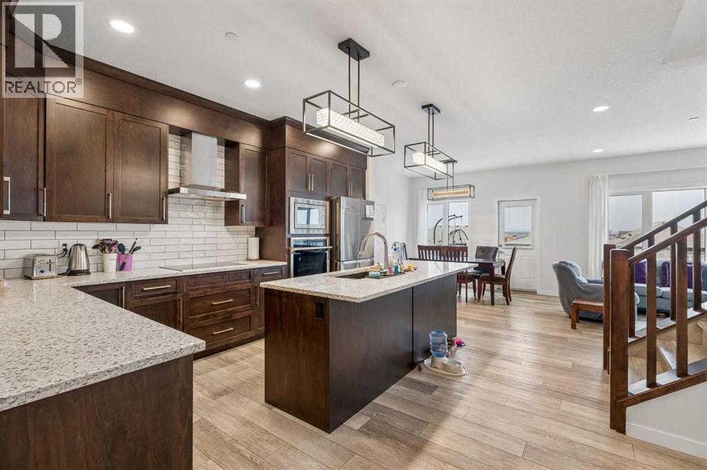 215 Lucas Terrace NW, Calgary, Alberta  T3P 1X3 - Photo 5 - A2326202