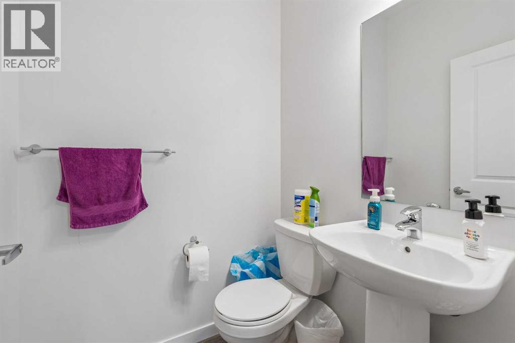 215 Lucas Terrace NW, Calgary, Alberta  T3P 1X3 - Photo 11 - A2326202