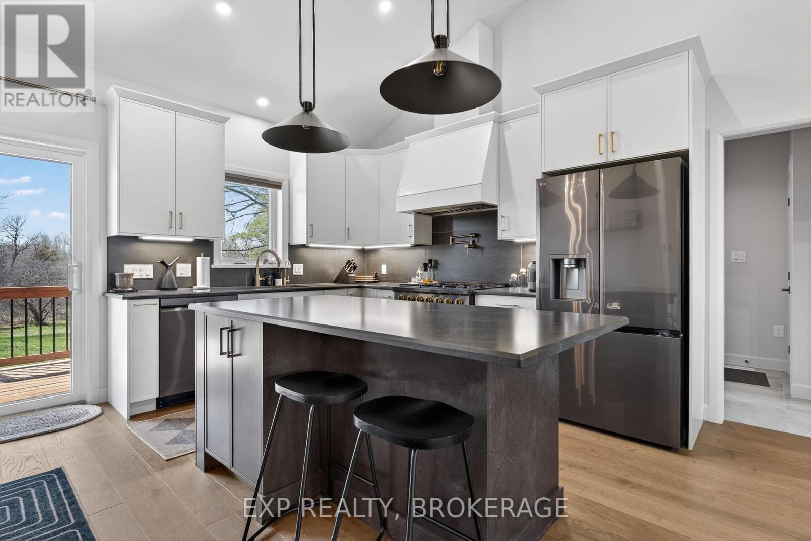 9304 Perth Road, Rideau Lakes, Ontario K0G 1X0 - Photo 3 - X13637954