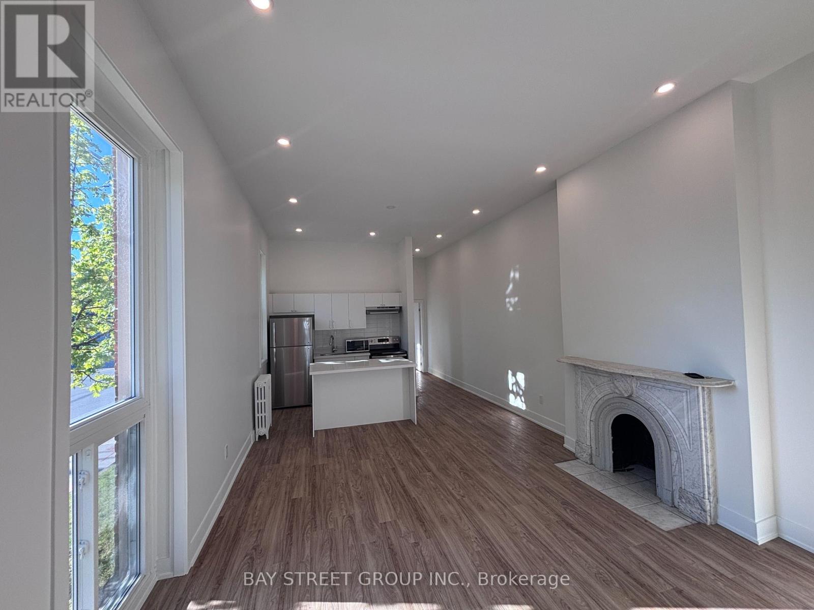 2 - 1311 Pape Avenue, Toronto, Ontario  M4K 3W9 - Photo 5 - E13632384