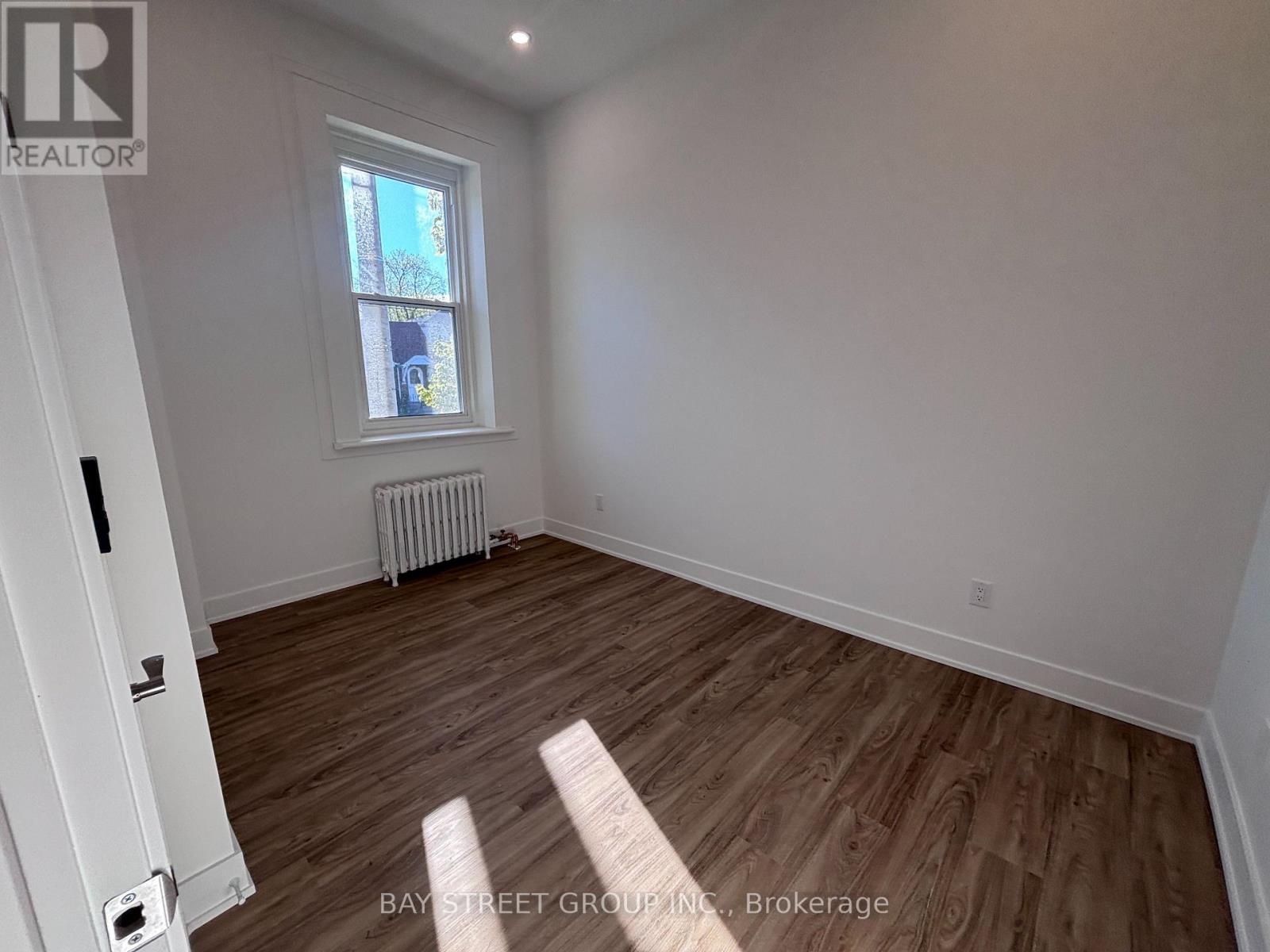 2 - 1311 Pape Avenue, Toronto, Ontario  M4K 3W9 - Photo 11 - E13632384