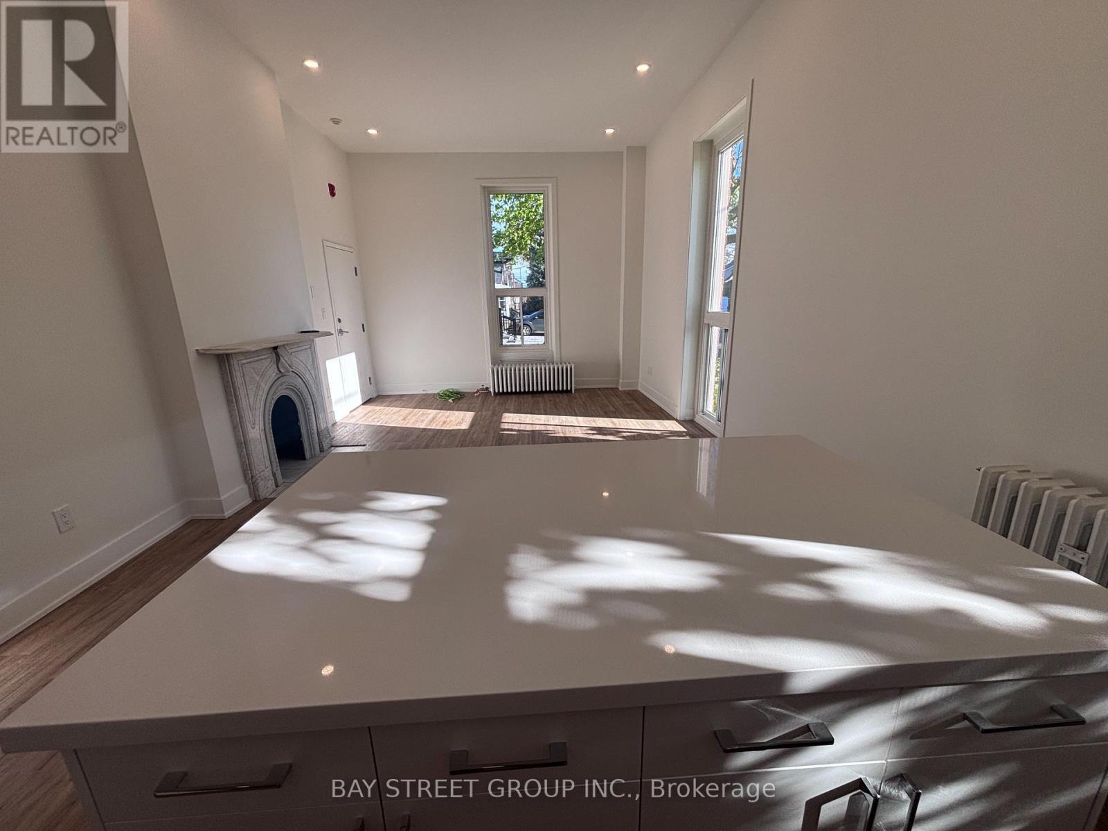 2 - 1311 Pape Avenue, Toronto, Ontario  M4K 3W9 - Photo 9 - E13632384
