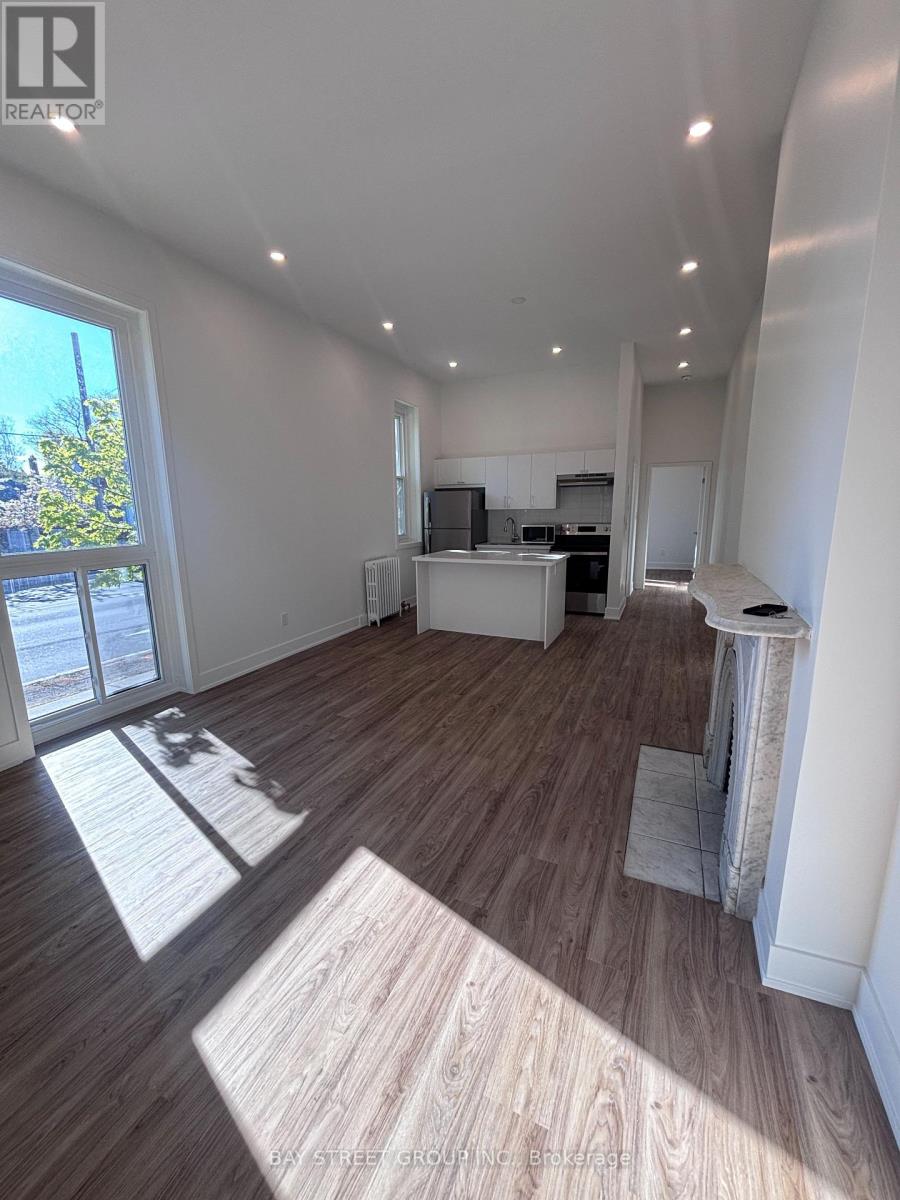 2 - 1311 Pape Avenue, Toronto, Ontario  M4K 3W9 - Photo 4 - E13632384