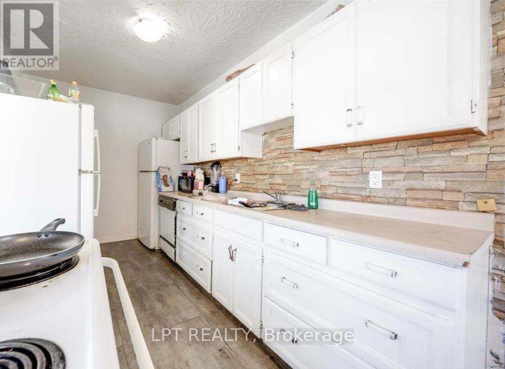 916 Felix Avenue, Windsor, Ontario  N9C 3L3 - Photo 3 - X13628038