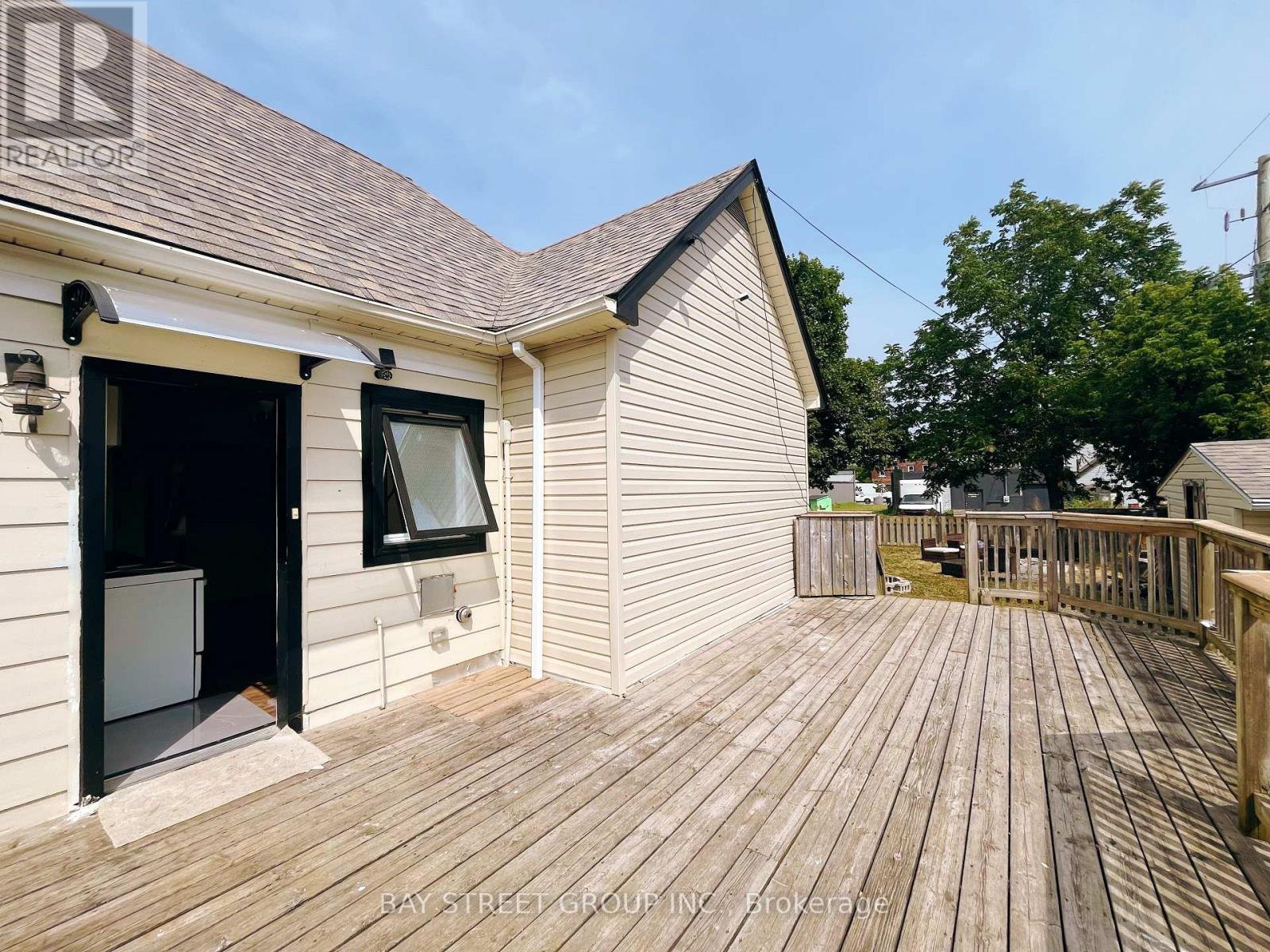 70 Courtwright Street, Fort Erie, Ontario  L2A 2R7 - Photo 9 - X13638050