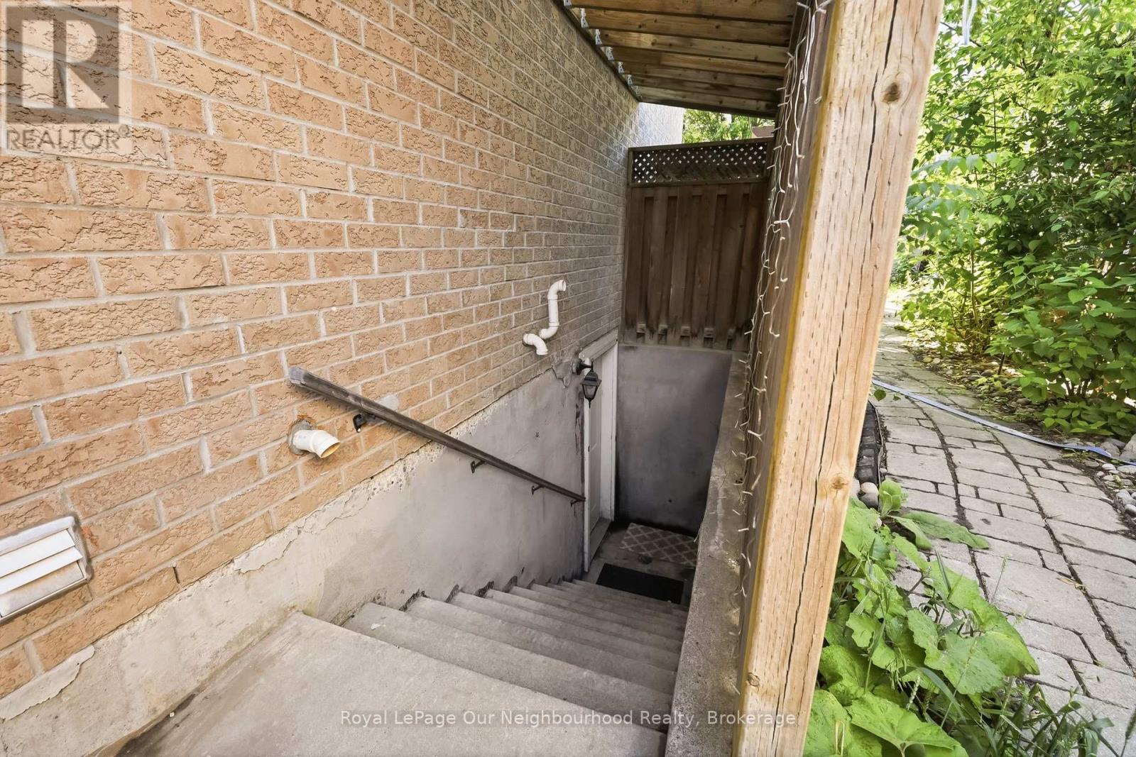 1296 Ravencliffe Court, Oshawa, Ontario  L1K 2Y3 - Photo 40 - E13638030
