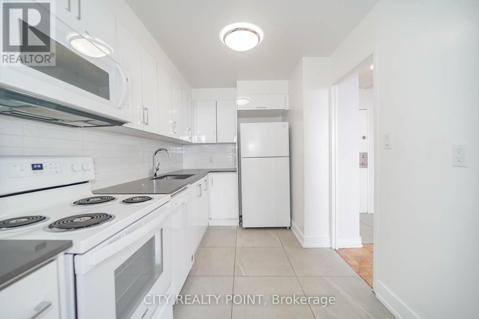 1008 - 6200 Bathurst Street, Toronto, Ontario  M2R 2A3 - Photo 8 - C13637876