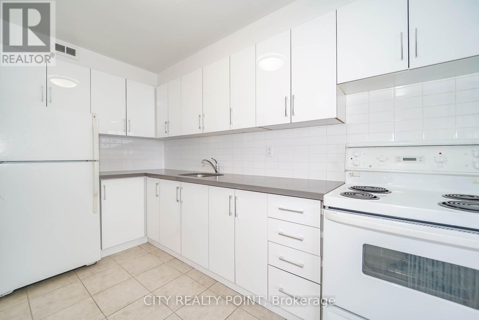 1412 - 6200 Bathurst Street, Toronto, Ontario  M2R 2A3 - Photo 11 - C13637884