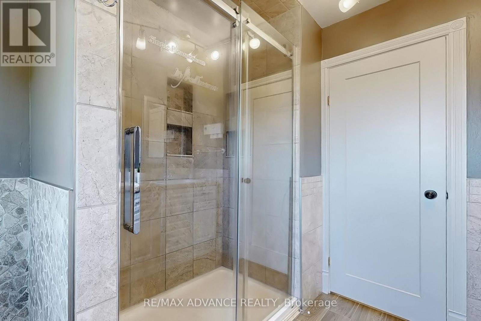 23 West Park Heights, Georgina, Ontario  L4P 3T9 - Photo 27 - N13637902