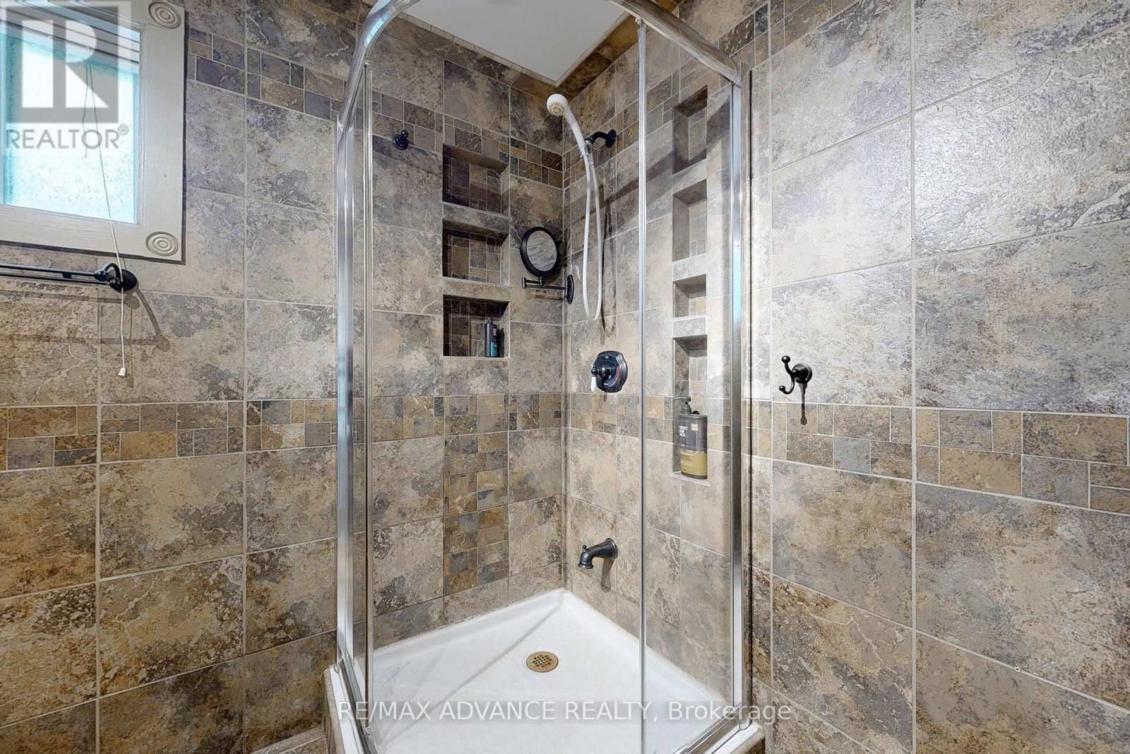 23 West Park Heights, Georgina, Ontario  L4P 3T9 - Photo 33 - N13637902
