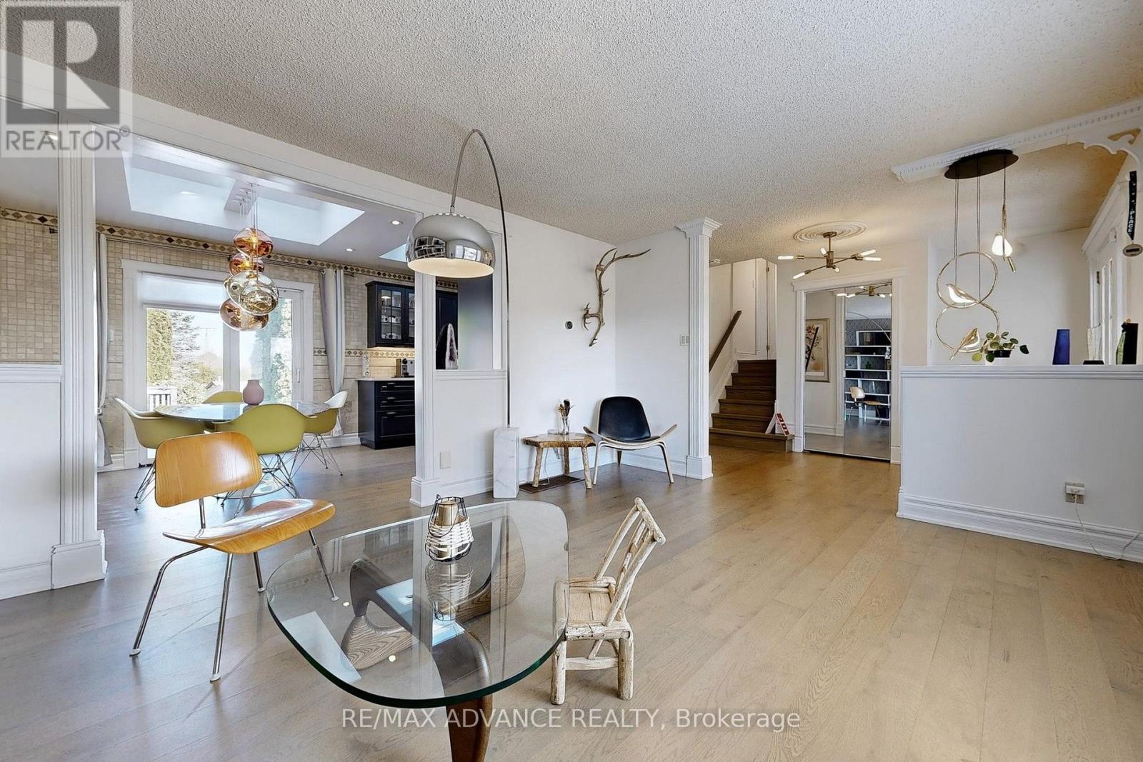23 West Park Heights, Georgina, Ontario  L4P 3T9 - Photo 6 - N13637902