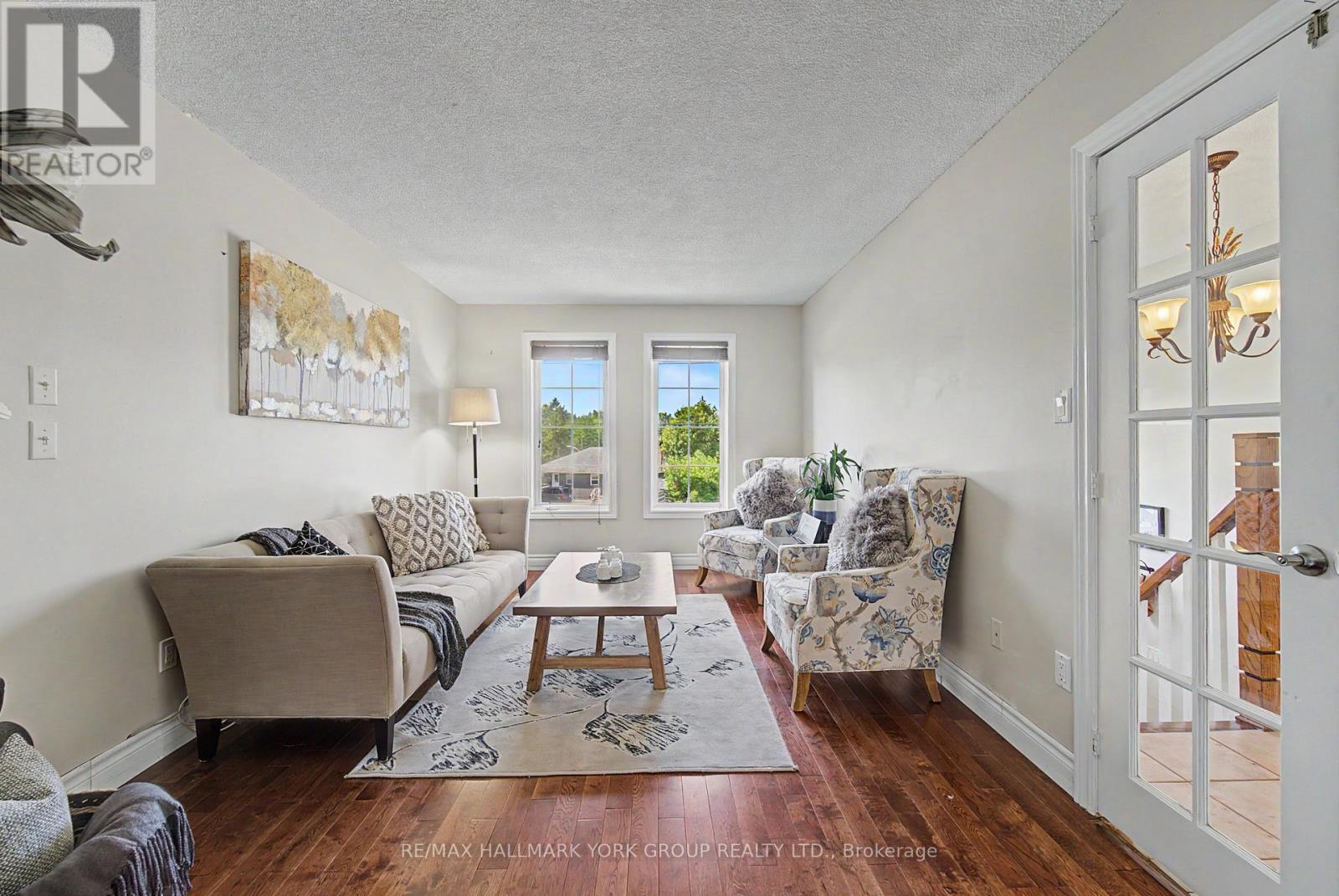 89 Metro Road N, Georgina, Ontario  L4P 3W9 - Photo 5 - N13637918