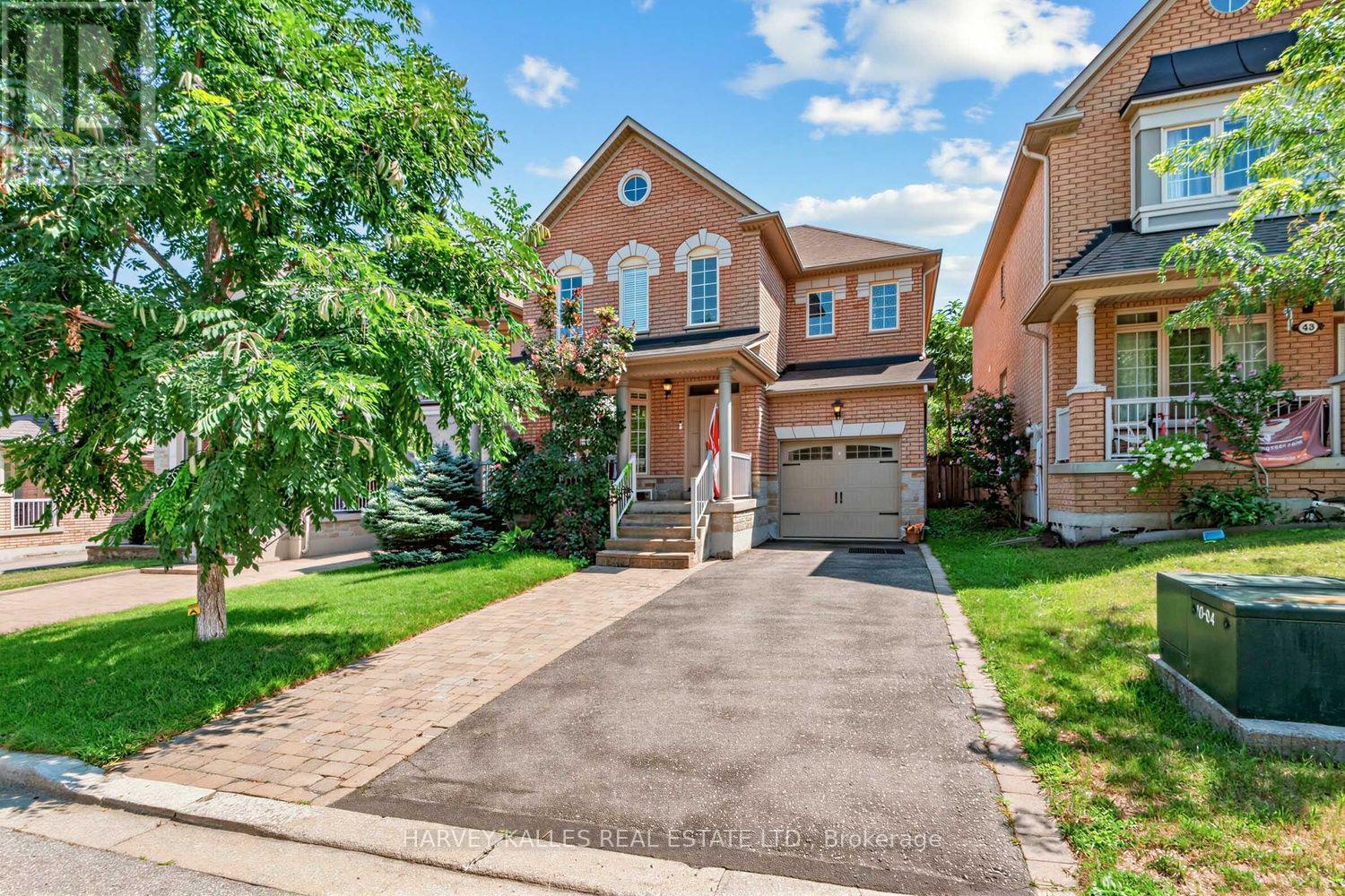39 Chardonnay Drive, Vaughan, Ontario  L4J 8R8 - Photo 2 - N13638016