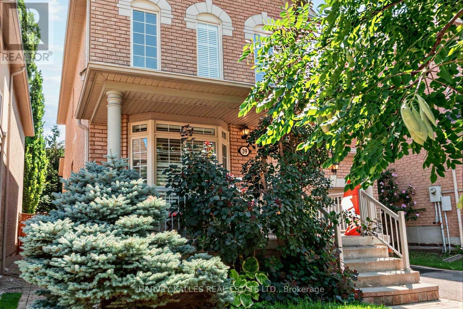 39 Chardonnay Drive, Vaughan, Ontario  L4J 8R8 - Photo 4 - N13638016