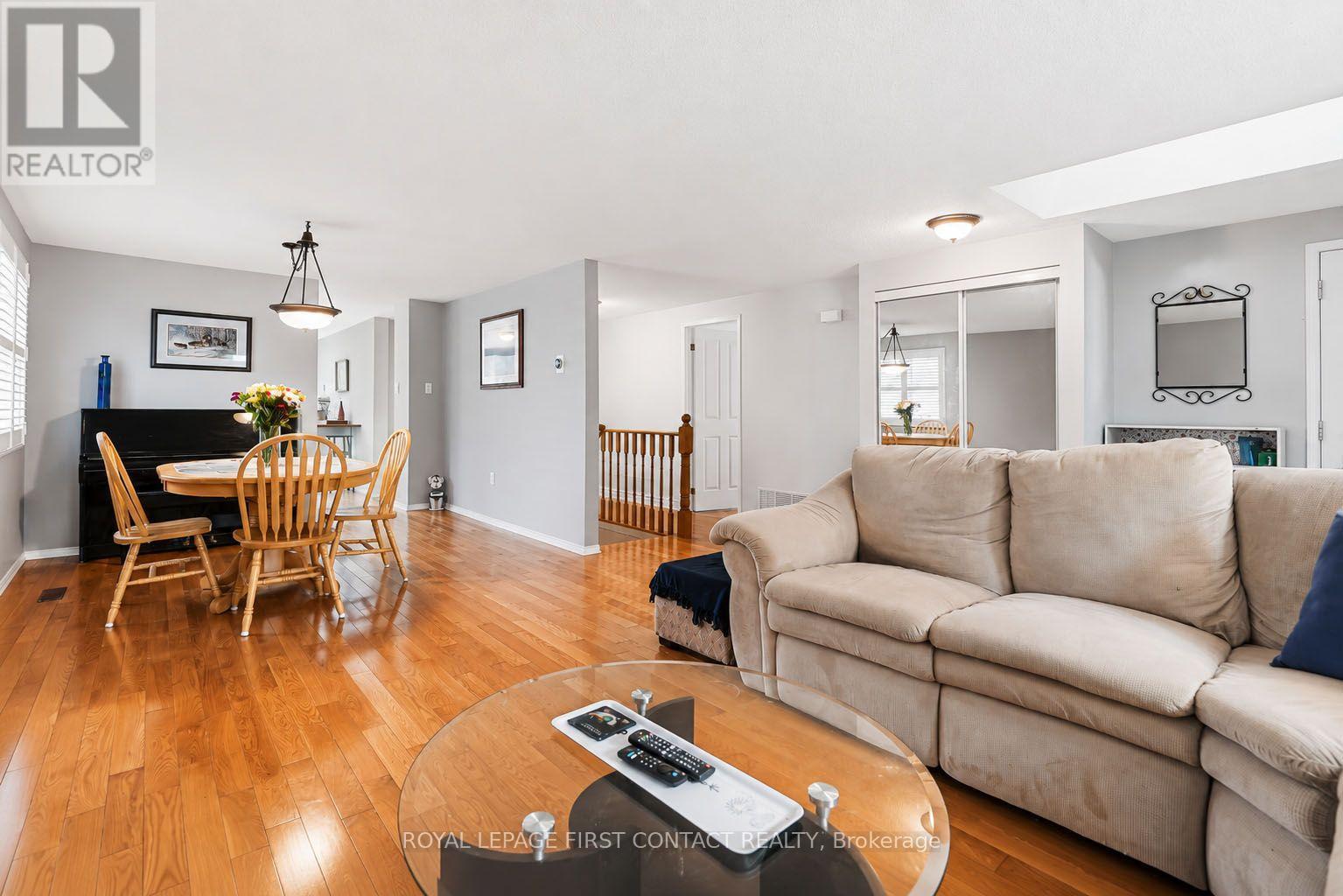 46 Jones Drive, Barrie (Grove East), Ontario  L4M 6H7 - Photo 5 - S13637992