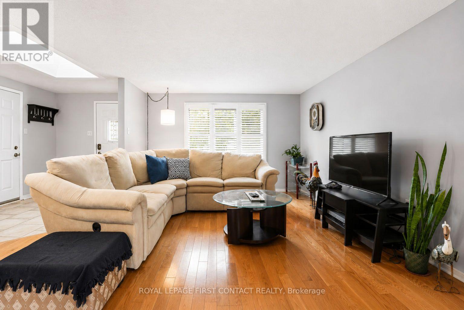 46 Jones Drive, Barrie (Grove East), Ontario  L4M 6H7 - Photo 6 - S13637992