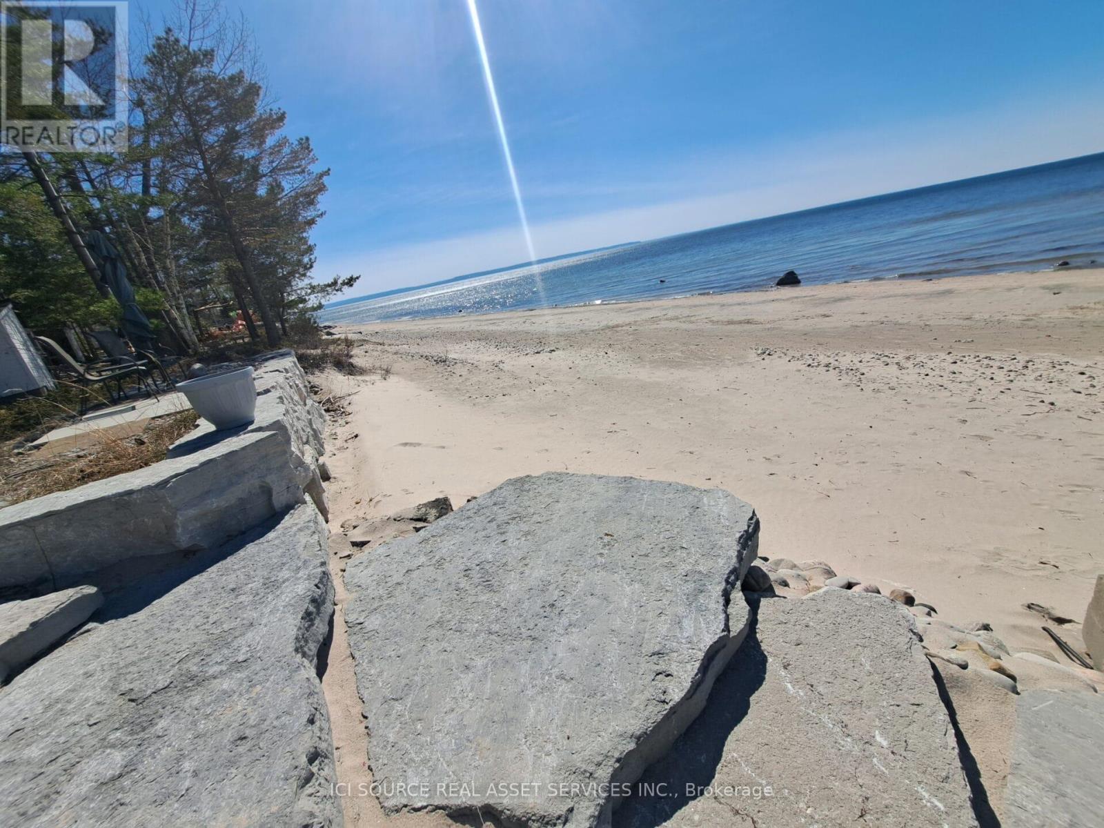 4 Pinewood Drive, Tiny, Ontario  L0L 2T0 - Photo 17 - S13638034