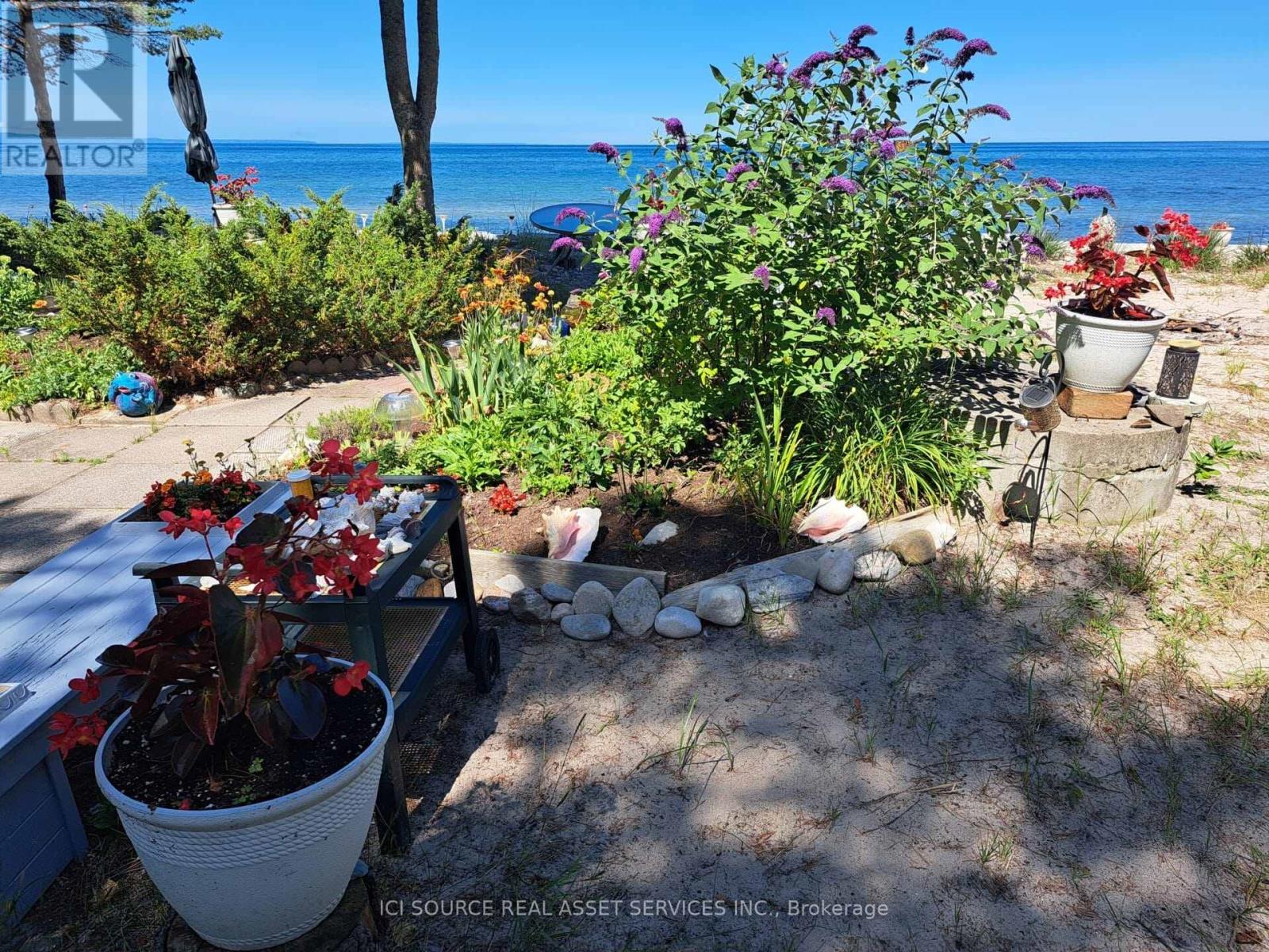 4 Pinewood Drive, Tiny, Ontario  L0L 2T0 - Photo 22 - S13638034