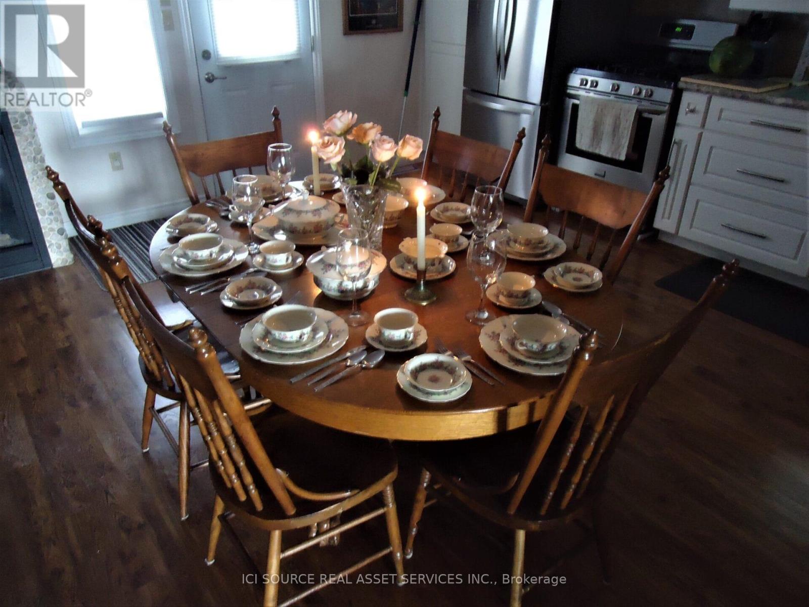 4 Pinewood Drive, Tiny, Ontario  L0L 2T0 - Photo 4 - S13638034