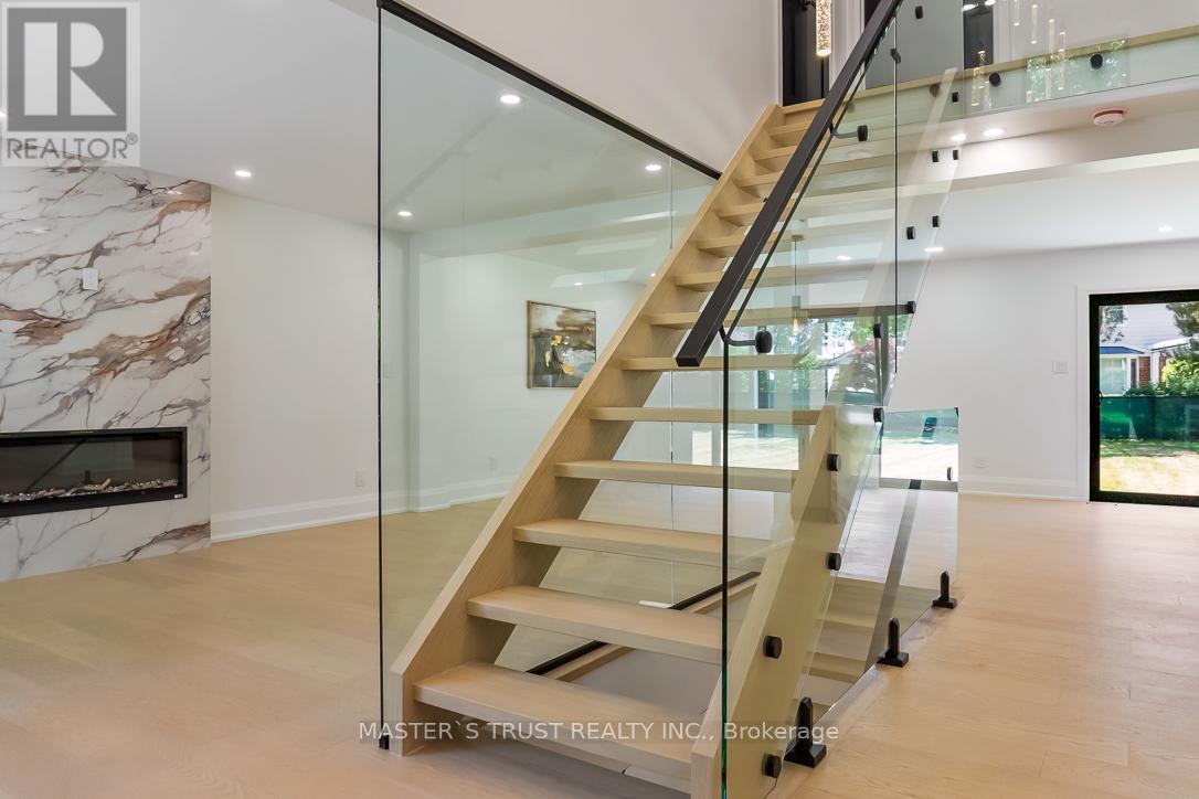 Unit 1 - 319 Beechfield Road, Oakville, Ontario  L6J 5H9 - Photo 5 - W13637878