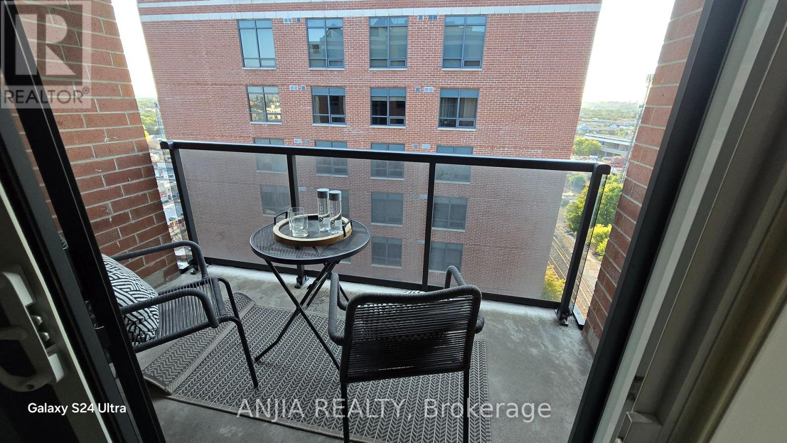 1510 - 61 Heintzman Street, Toronto, Ontario  M6P 5A2 - Photo 14 - W13637894