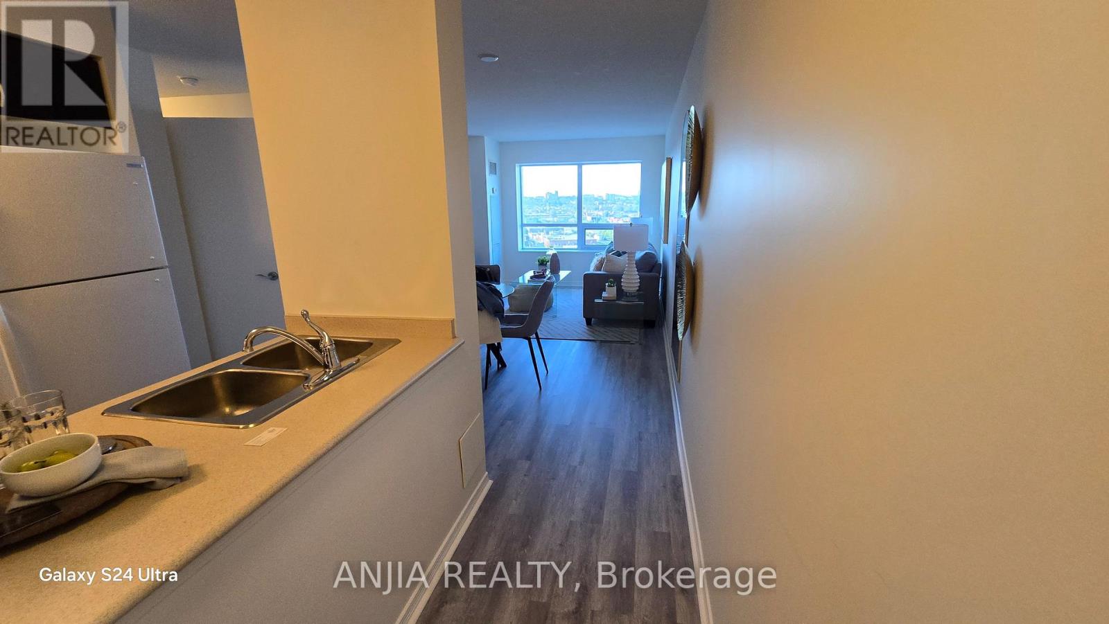 1510 - 61 Heintzman Street, Toronto, Ontario  M6P 5A2 - Photo 2 - W13637894