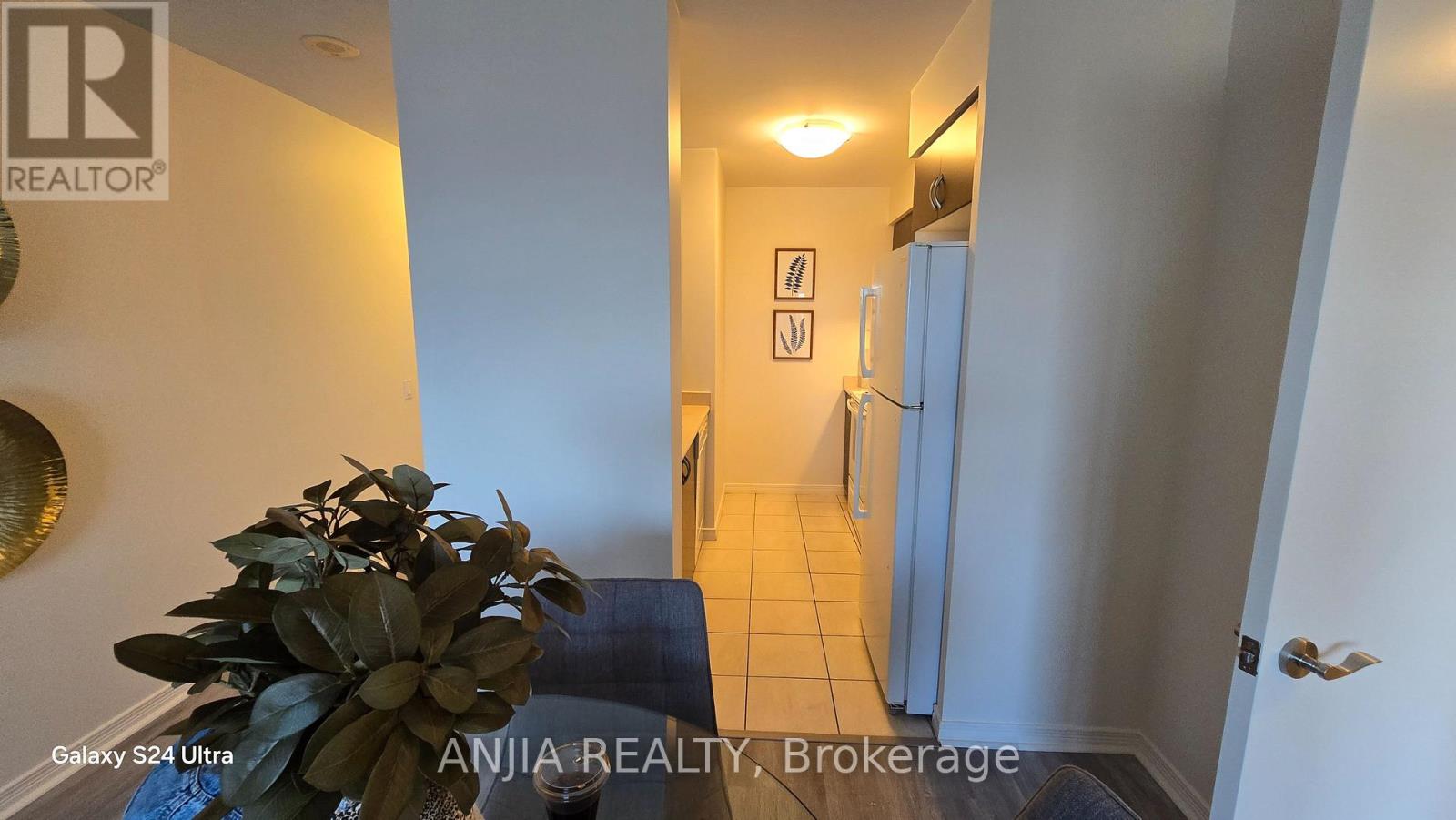 1510 - 61 Heintzman Street, Toronto, Ontario  M6P 5A2 - Photo 4 - W13637894
