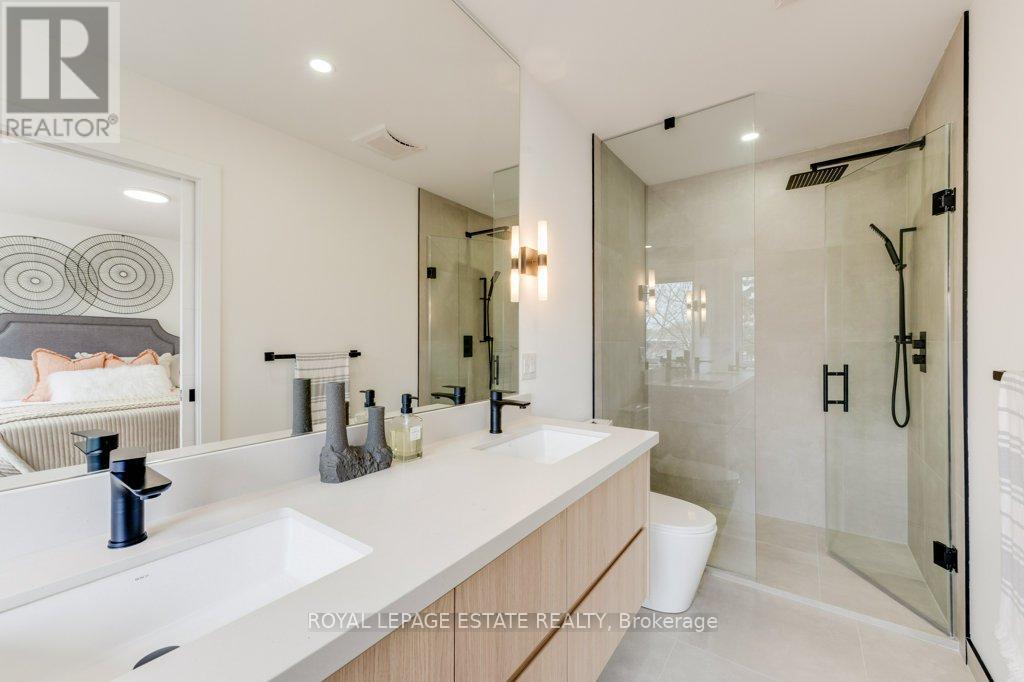 4 Lunness Road, Toronto, Ontario  M8W 4M3 - Photo 26 - W13637964