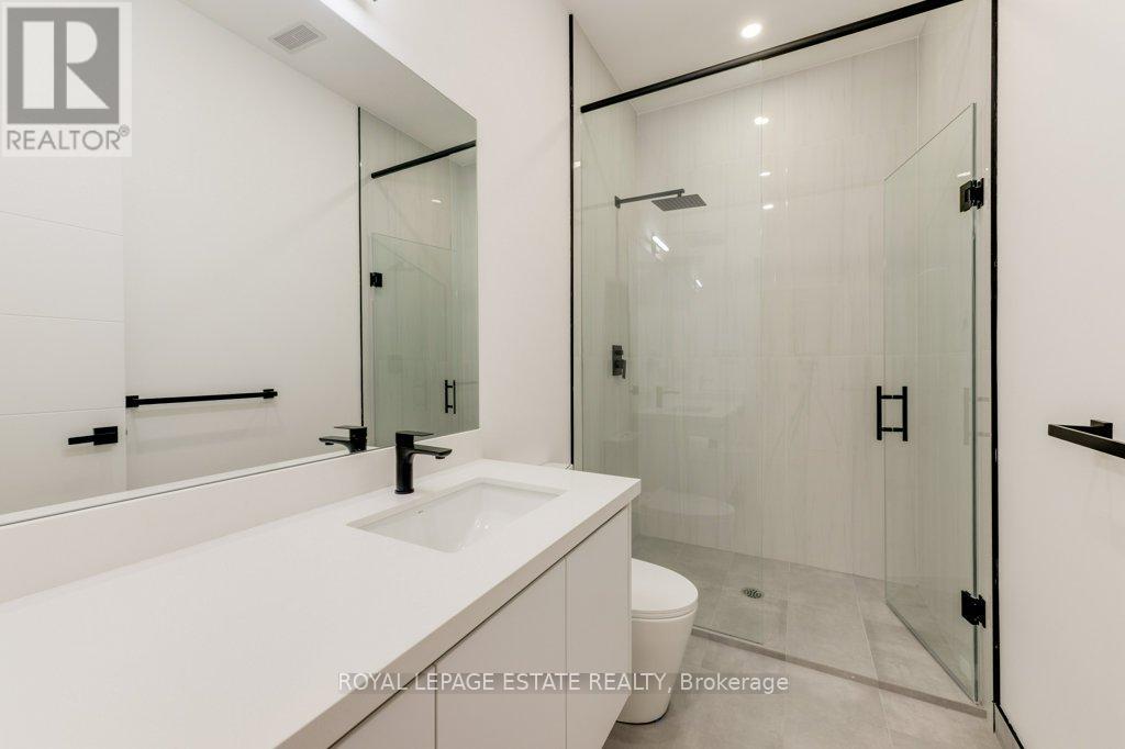 4 Lunness Road, Toronto, Ontario  M8W 4M3 - Photo 39 - W13637964
